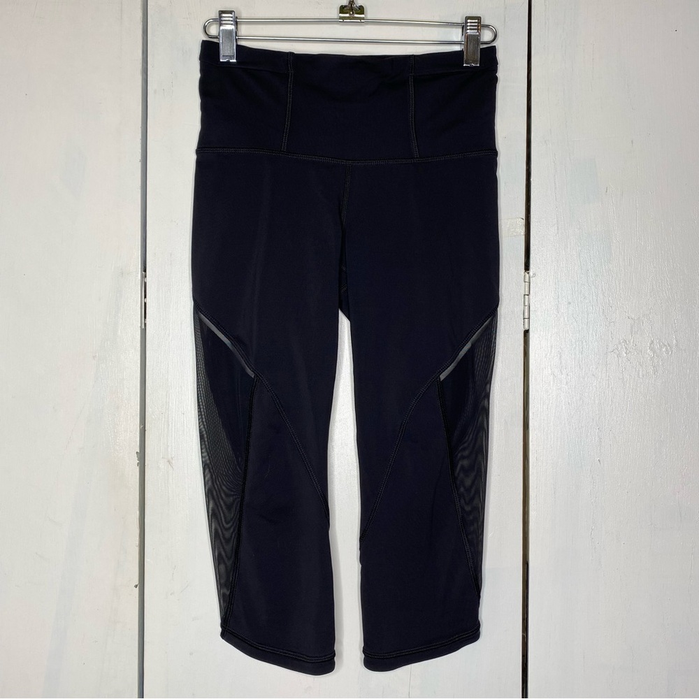 Lululemon crop leggings size 4 mesh panels